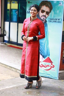 Iniya Photos